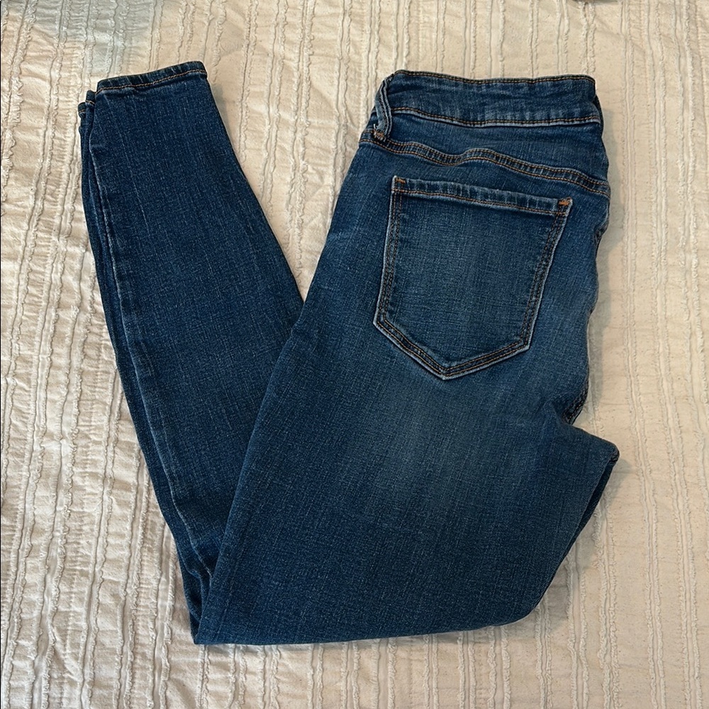 Old Navy Women's Distressed Skinny Jeans - Picture 4 of 6